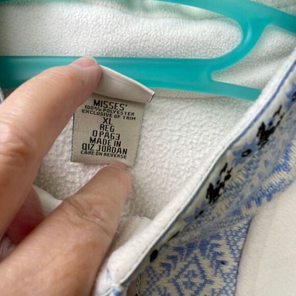 L.L.Bean size XL fleece zip front vest. - Picture 8 of 10